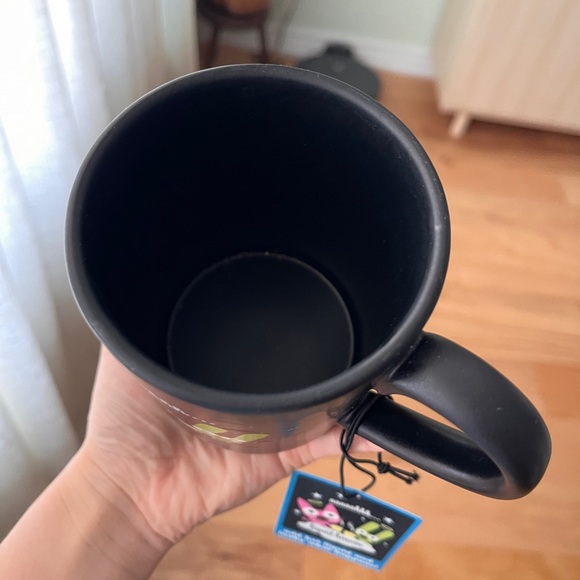 NWT Hoops and Yoyo heat activated mug - Picture 3 of 4